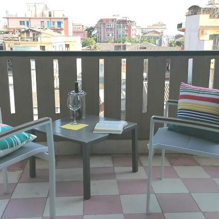 Inner City De Luxe Apartment Catania Bagian luar foto