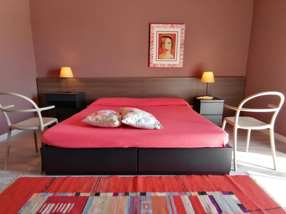 Inner City De Luxe Apartment Catania Bagian luar foto