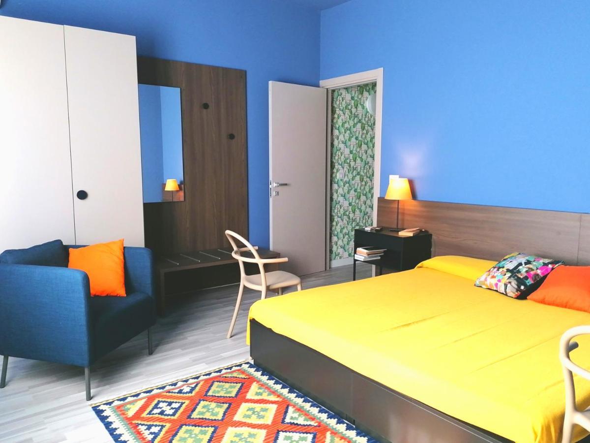 Inner City De Luxe Apartment Catania Bagian luar foto