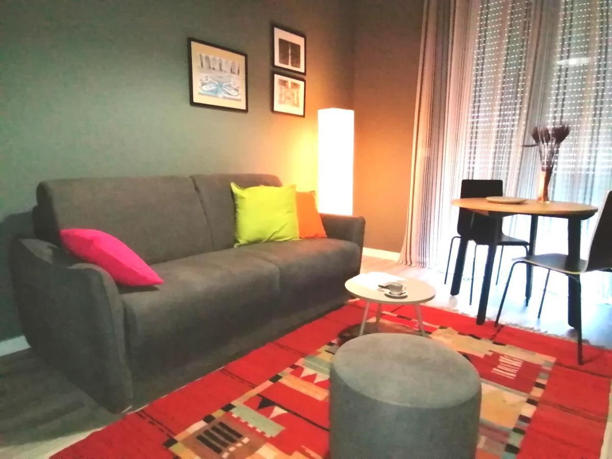 Inner City De Luxe Apartment Catania Bagian luar foto
