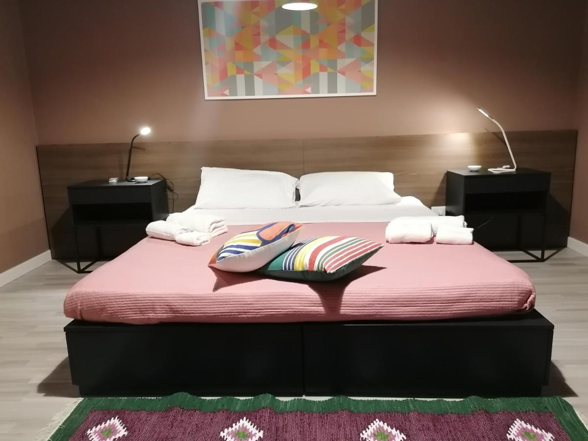 Inner City De Luxe Apartment Catania Bagian luar foto