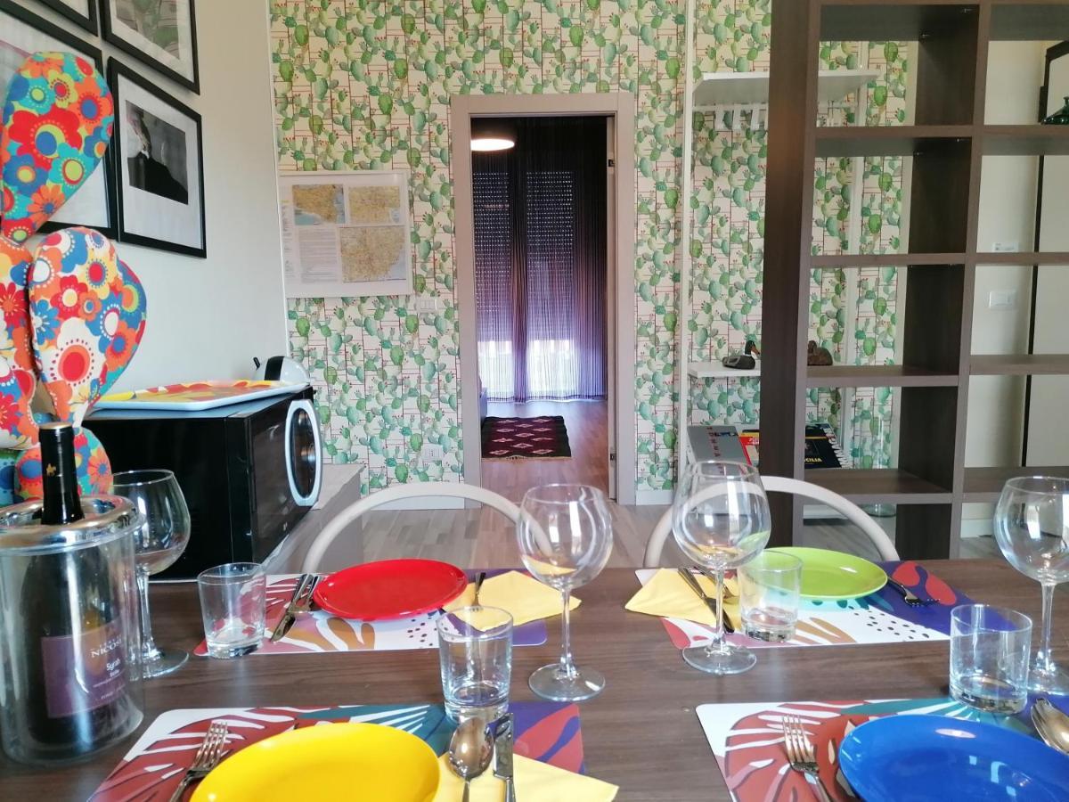 Inner City De Luxe Apartment Catania Bagian luar foto