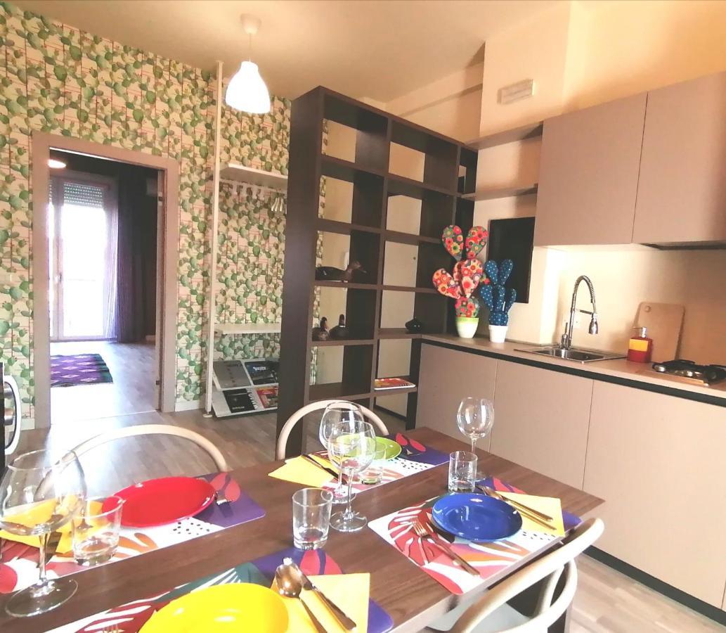 Inner City De Luxe Apartment Catania Bagian luar foto