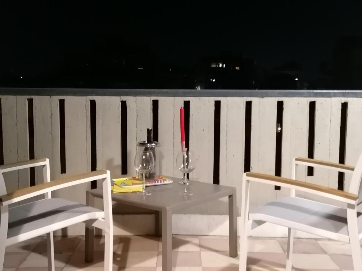 Inner City De Luxe Apartment Catania Bagian luar foto