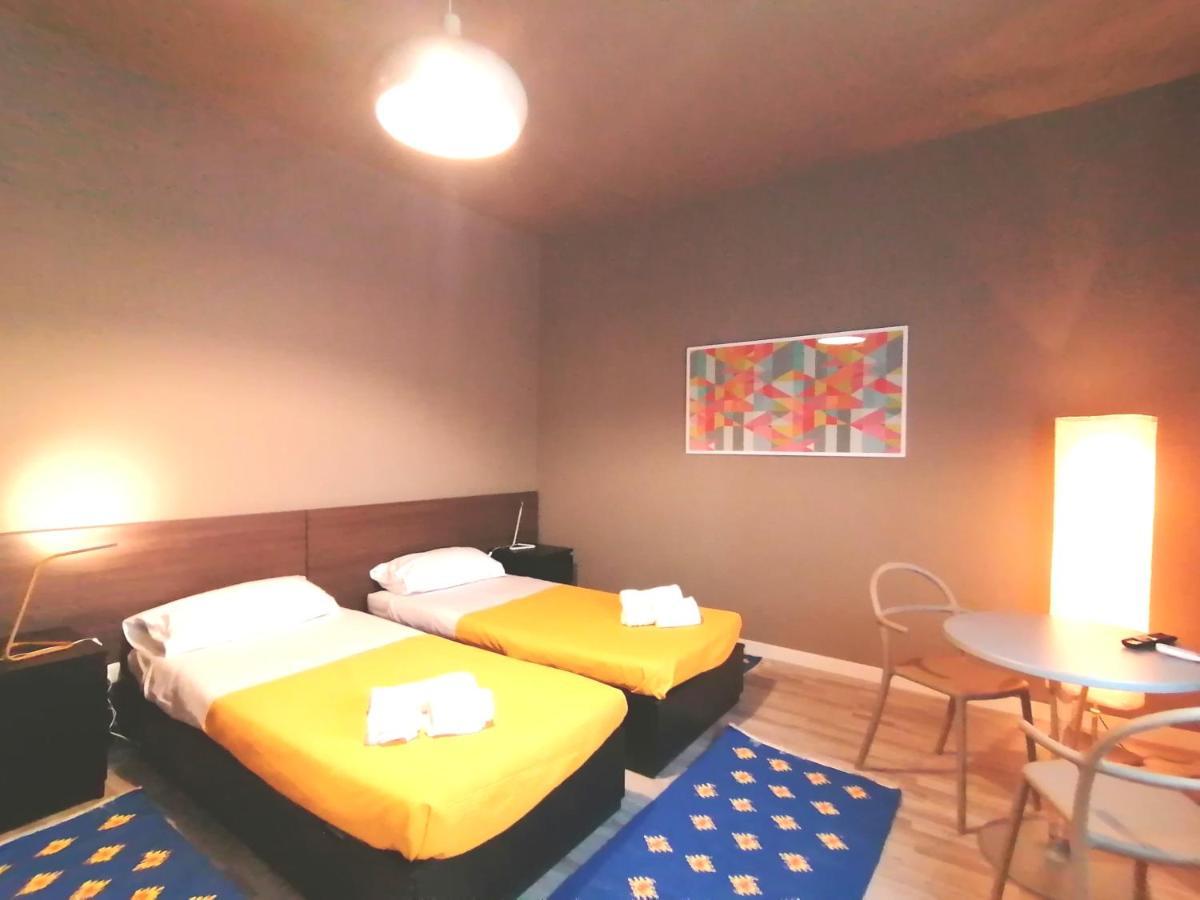 Inner City De Luxe Apartment Catania Bagian luar foto