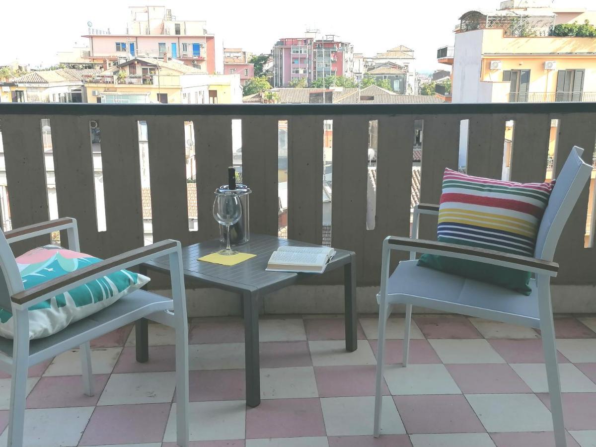Inner City De Luxe Apartment Catania Bagian luar foto